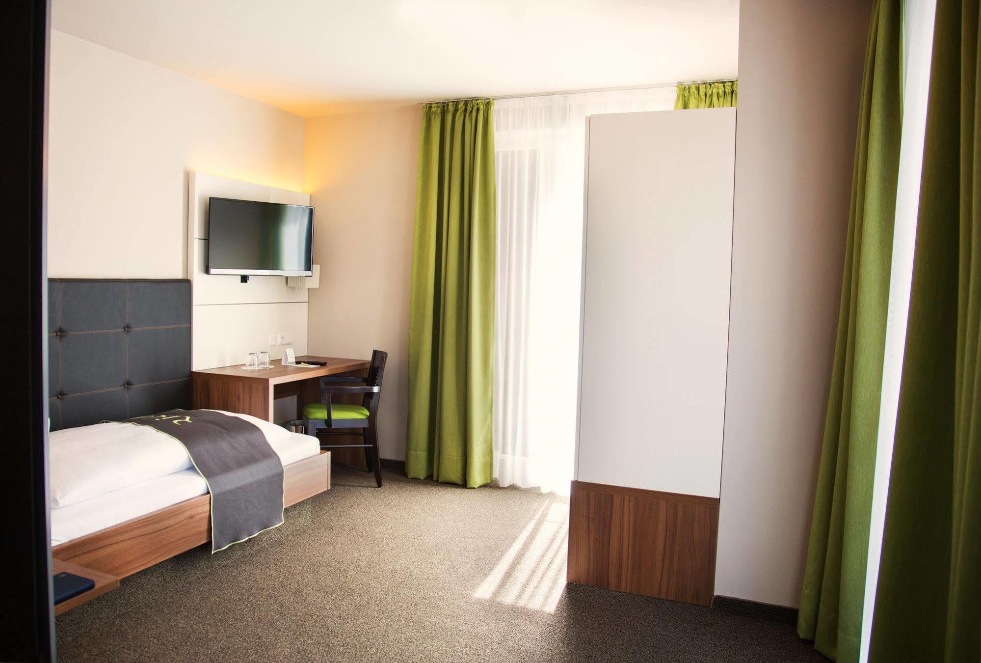 Riku Hotel Weißenhorn Esterno foto